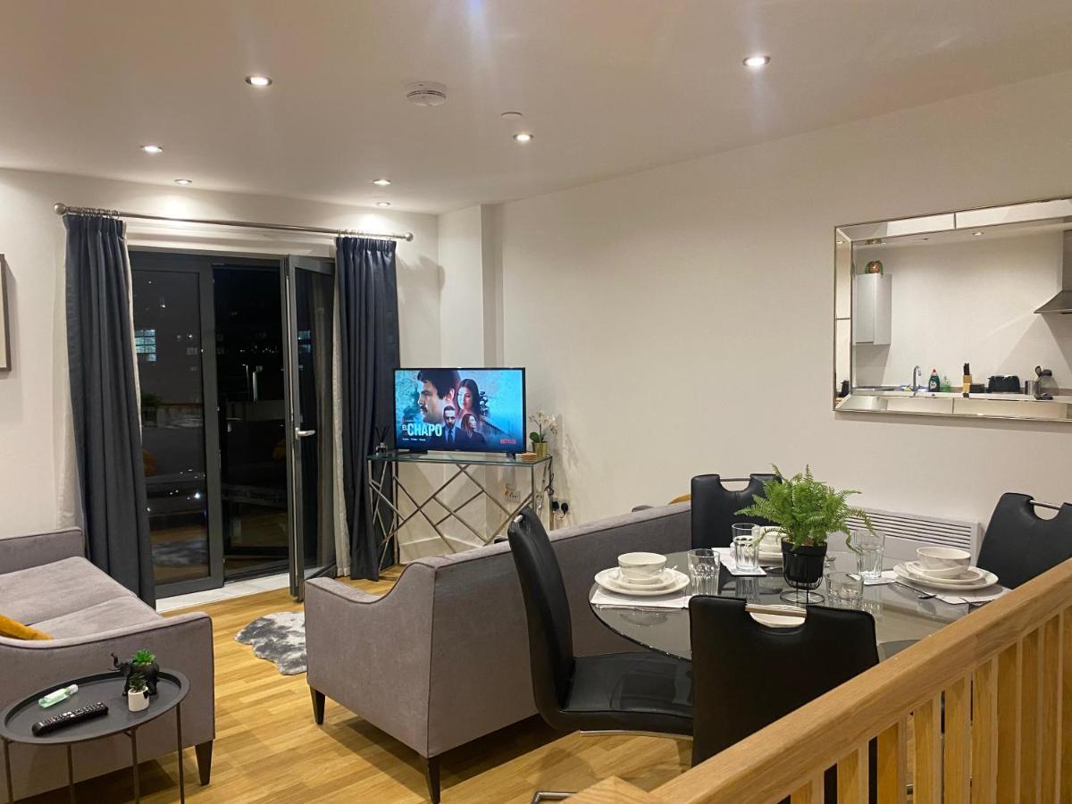 Modern 2 Bed Apartment With Juliet Balcony - Dhb Stays ลีดส์ ภายนอก รูปภาพ