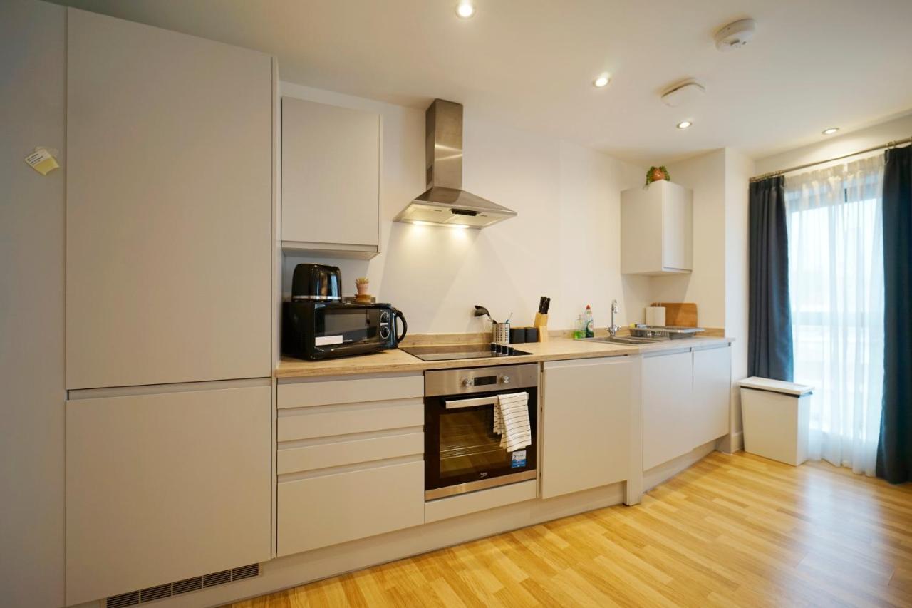 Modern 2 Bed Apartment With Juliet Balcony - Dhb Stays ลีดส์ ภายนอก รูปภาพ